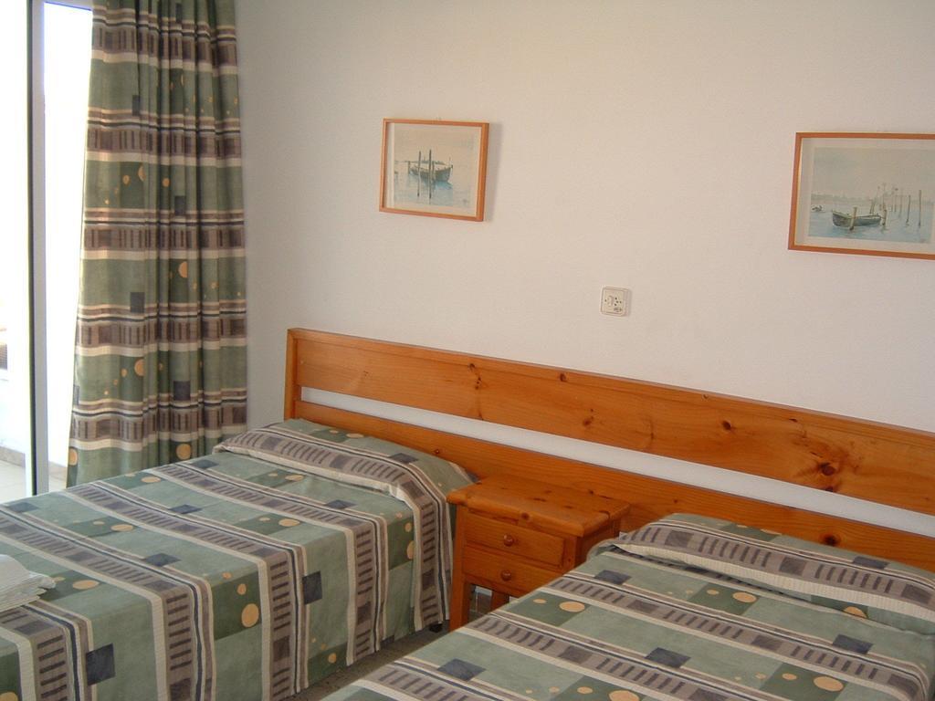 Apartamentos Ar Lotus Blanes Room photo